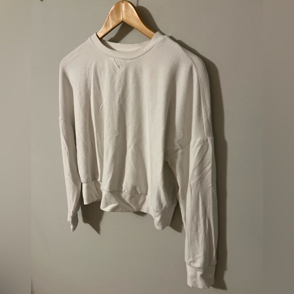 Walter Baker Shirt Women’s Medium White Crewneck Long Sleeve Cropped Top - Picture 2 of 7